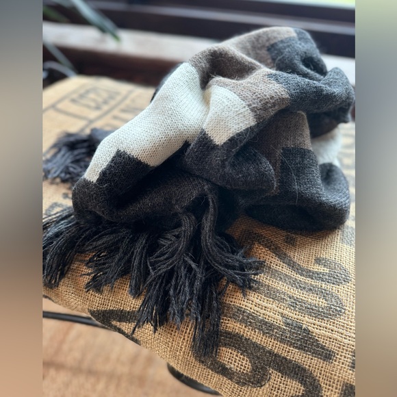 Alpaca wrap - Picture 7 of 7